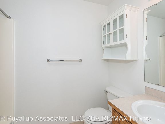 4th image of 5524 209th St E