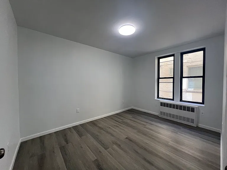 1548 W 8th St #1R — Photo 8