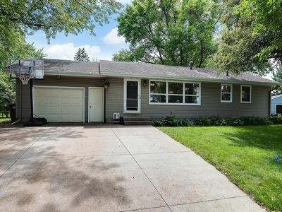 1206 Sunnyside Dr, Farmington, MN, 55024