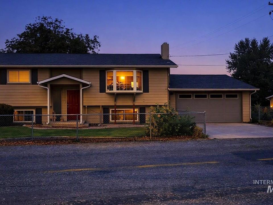 1st image of 2581 18th St