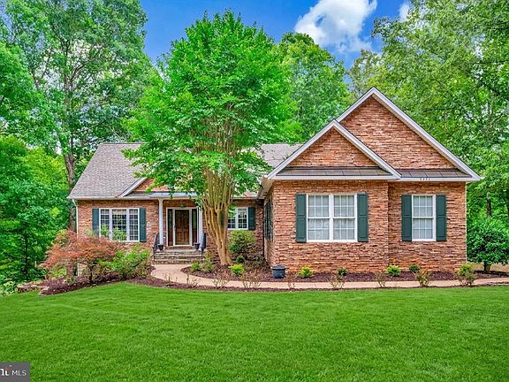 2nd image of 5501 Hickory Tree Ln