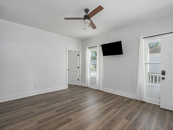4th image of 637 E Anderson St #11498778