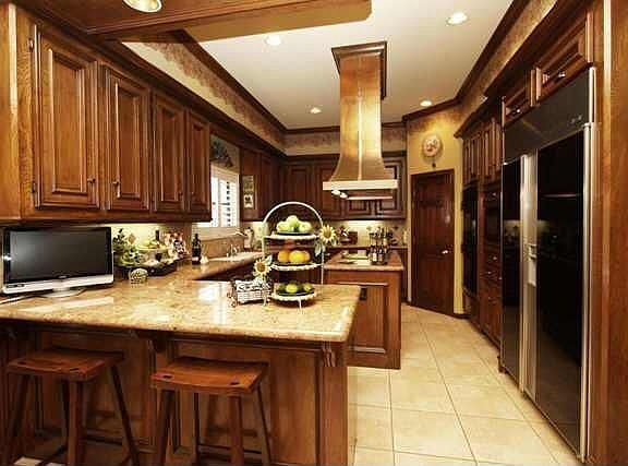 5th image of 15713 Honolulu St