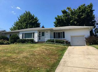 156 Lake Cliff Dr, Erie, PA