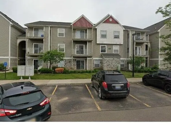 15240 Silver Pkwy, Fenton, MI