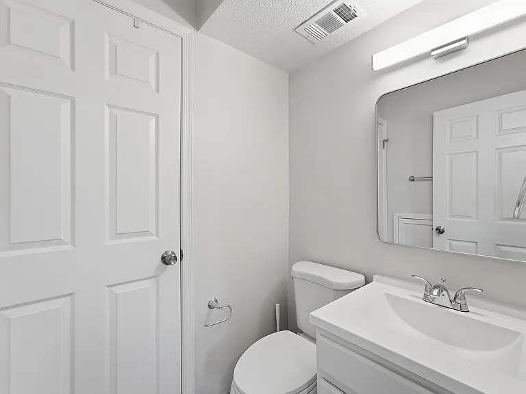 2401 W Rosecroft Village Cir — Photo 12