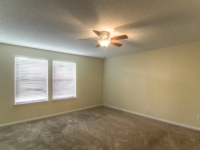 2509 Victoria Point Dr — Photo 13