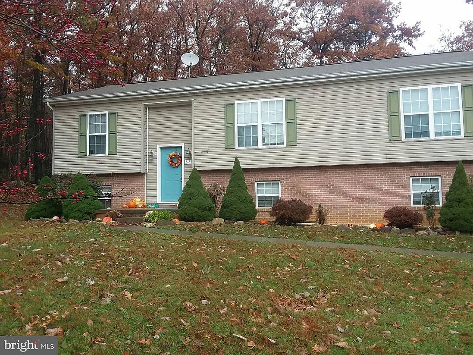 1st image of 823 Pheasant Dr