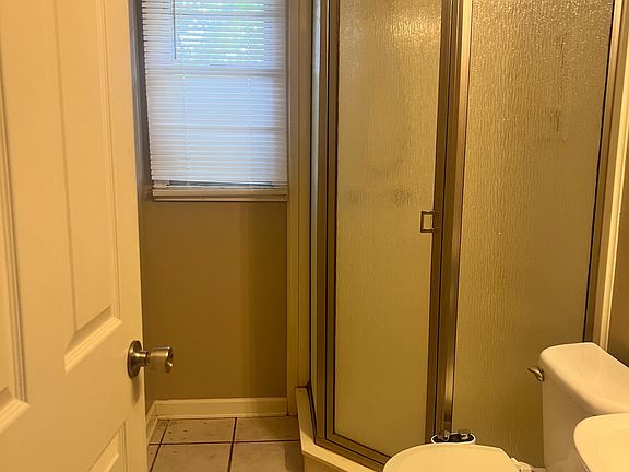 4th image of 721 Rosalie St