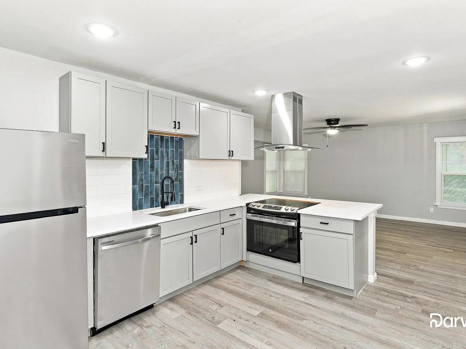 3 bed, 1.0 bath, 1097 sqft, $1,730 — Photo 3