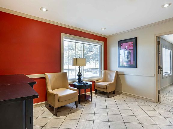 Lobby and Guest Check-in