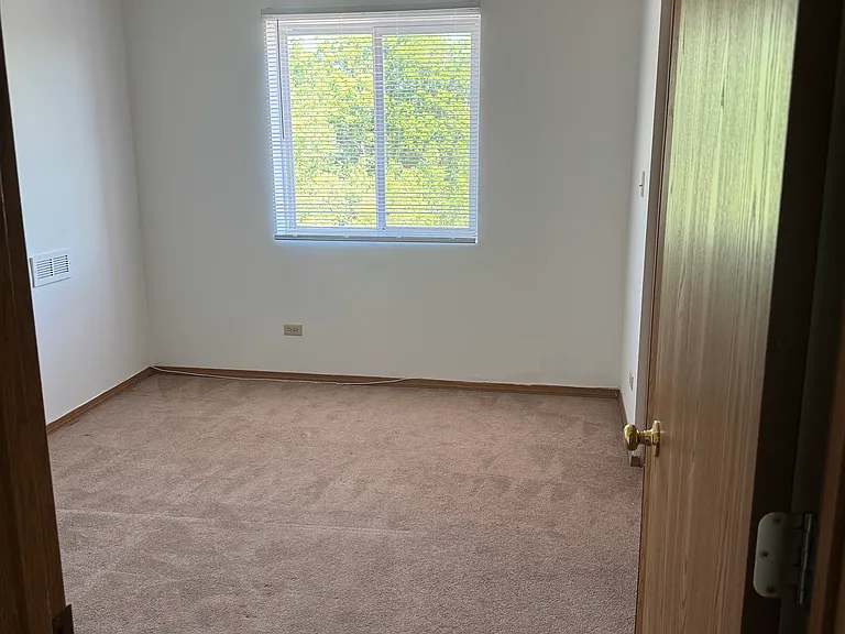 Grandvill Court Apts — Photo 8