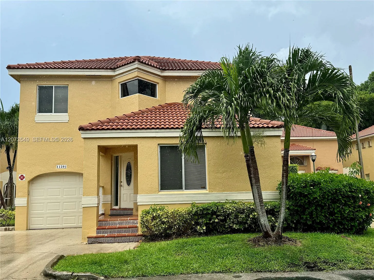 Portofino Condominium Sec — Photo 2