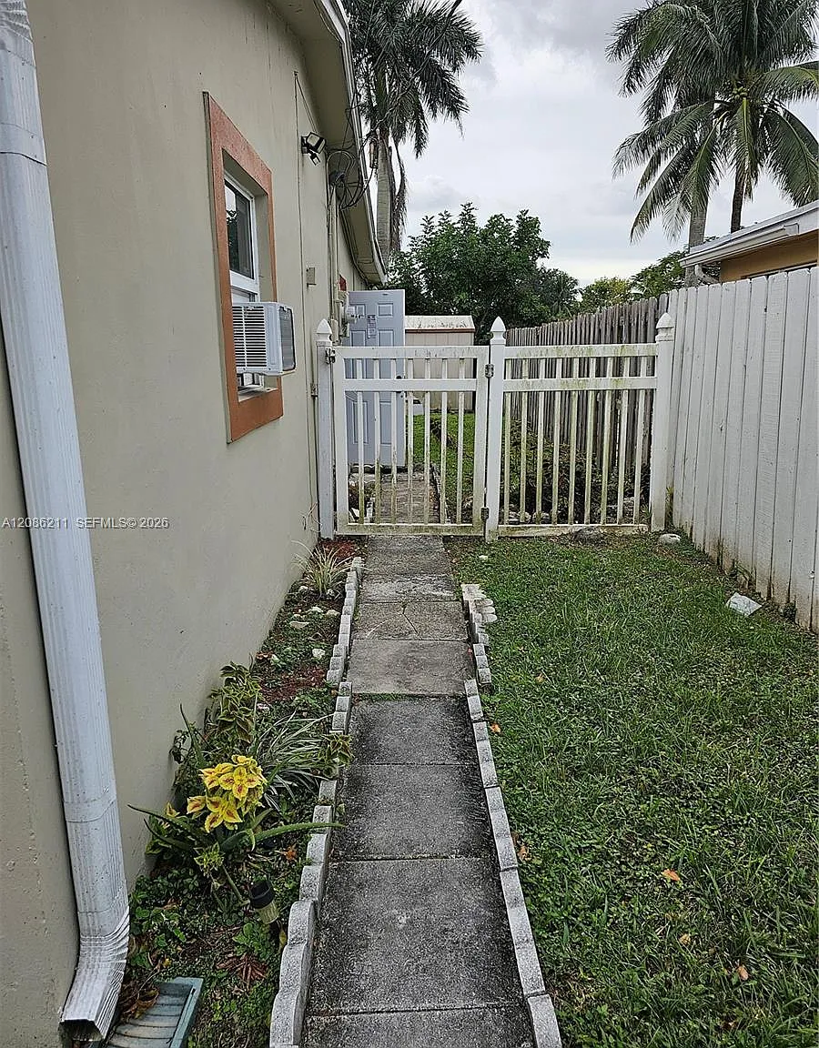Oriole Estates Sec 3 — Photo 1