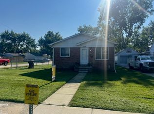 25820 Fern St, Roseville, MI 48066