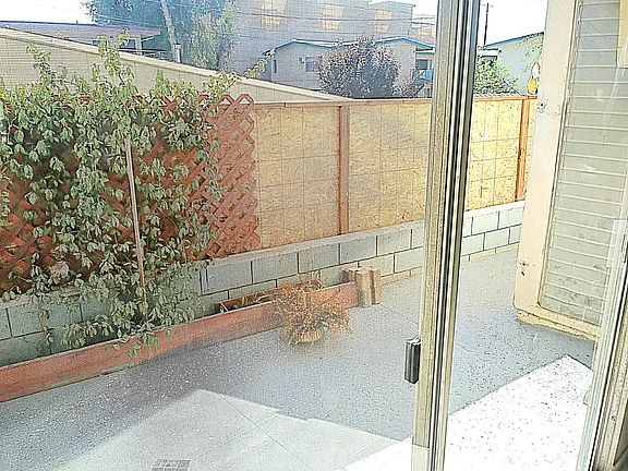 2nd image of 844 Chestnut Ave #9