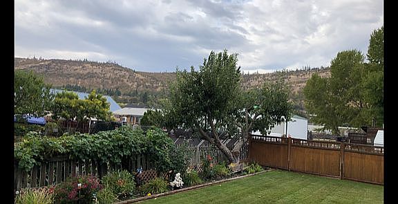 2nd image of 851 Garden Ct