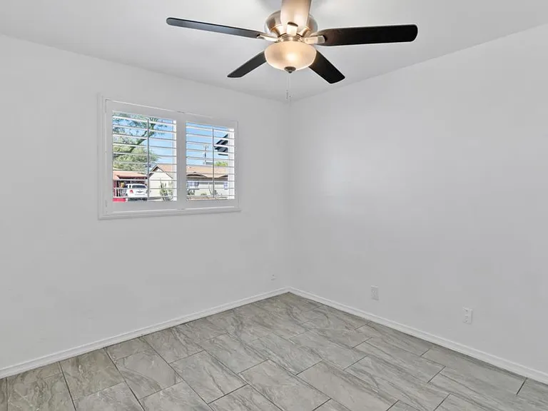 1025 S Siesta Ln — Photo 8