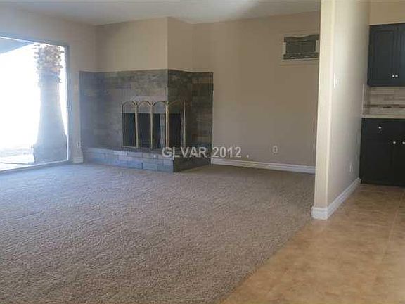 3rd image of 809 Fairway Dr