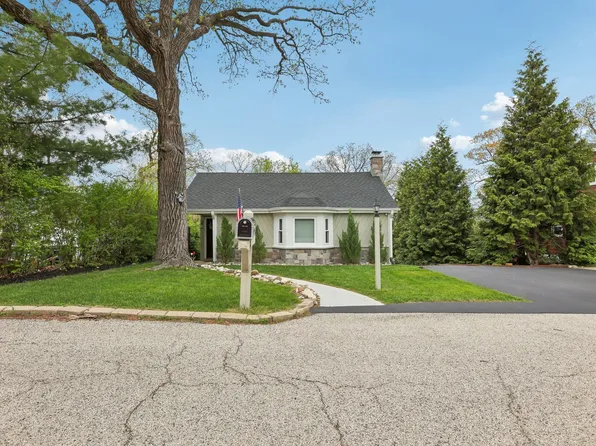 2112 Evergreen Ave, Fox River Grove, IL 60021