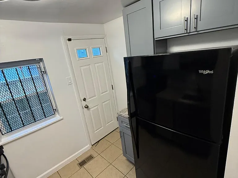 2040 N Darien St — Photo 12