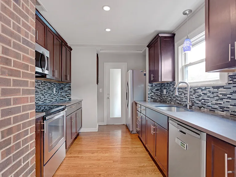 5025 Grand Ave #2 — Photo 5