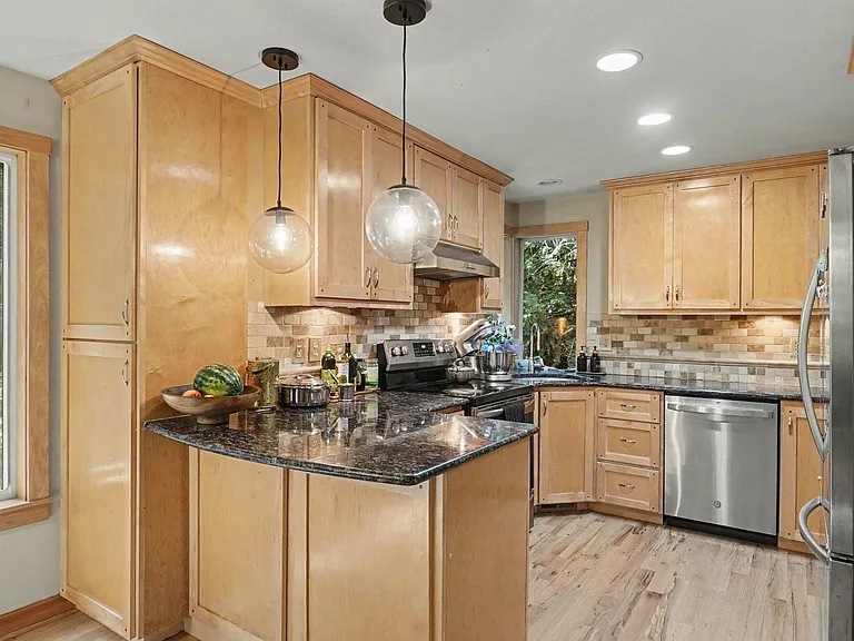 27523 NE 31st Ct — Photo 8