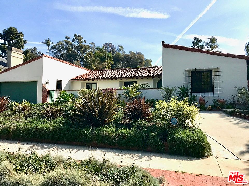 1st image of 720 N San Lorenzo St