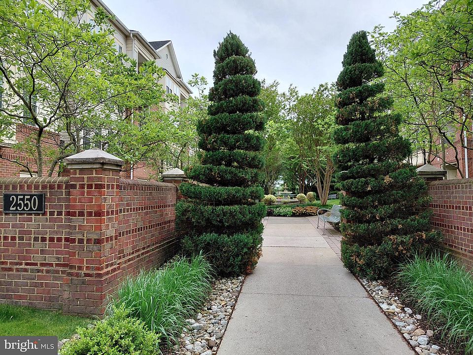 2nd image of 2550 Kensington Gdns #306-G7