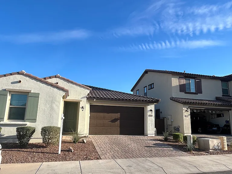 21013 W Almeria Rd — Photo 2