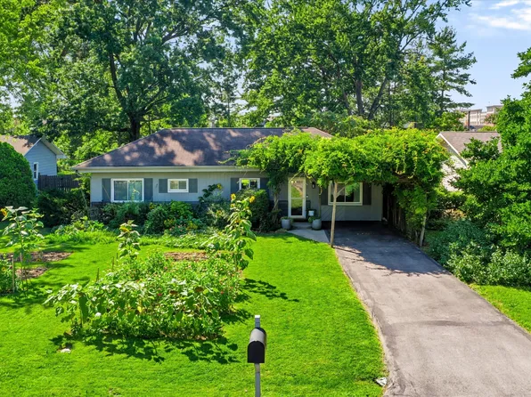 930 Pawnee Rd, Carmel, IN 46032