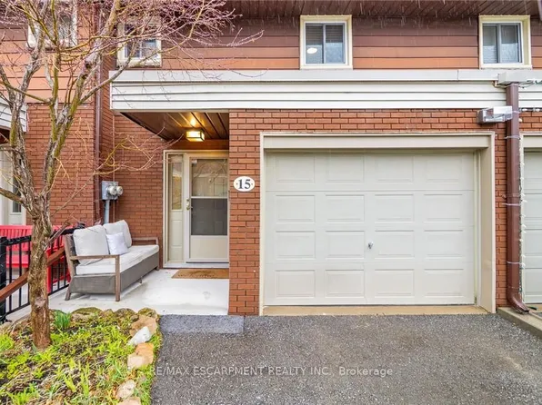 23 Watsons Ln #15, Hamilton, ON L9H 5G9