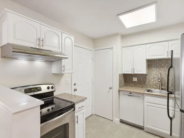 7030 Fair Oaks Ave APT 111, Dallas, TX 75231