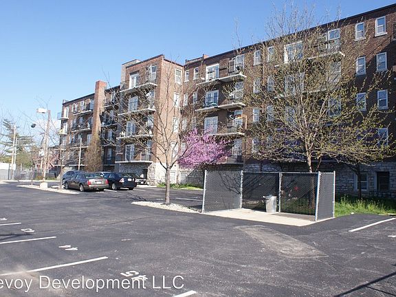 2nd image of 5630 Pershing Ave Unit 55