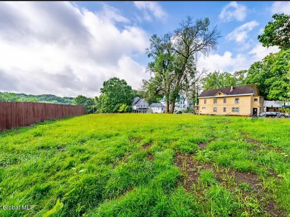 40-42 Finlay Street, Amsterdam, NY 12010