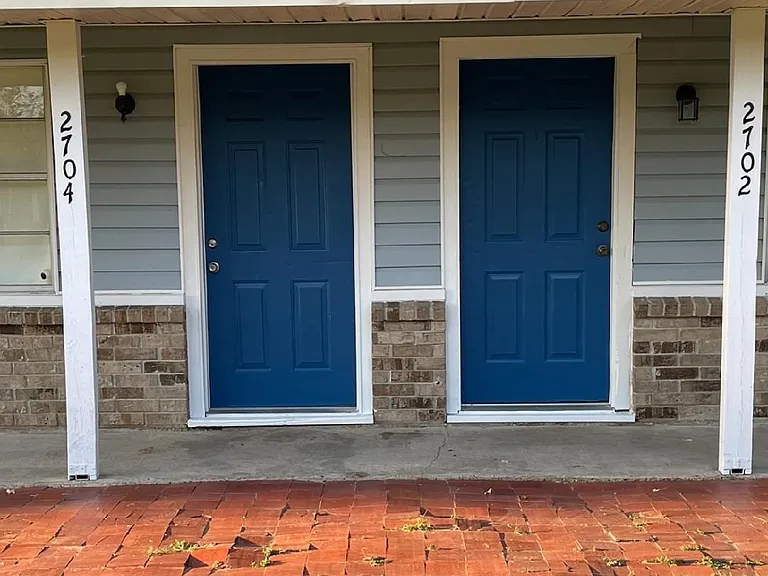 2702 Houston St — Photo 2