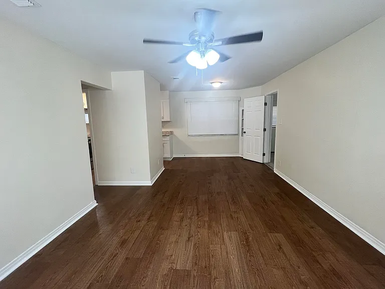 3422 Miami Dr — Photo 2