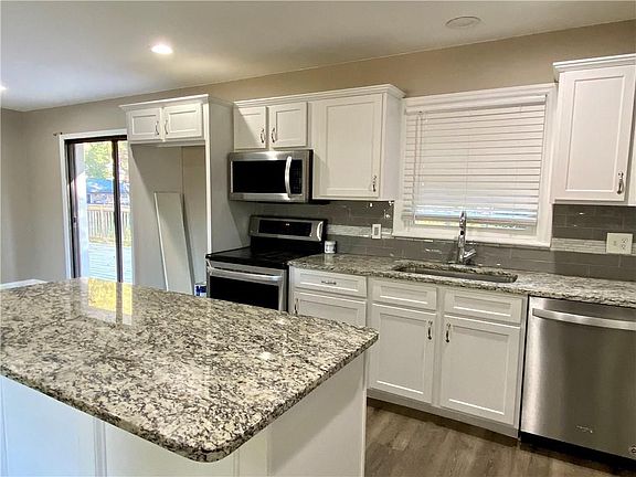 3rd image of 3266 Guynelle Dr