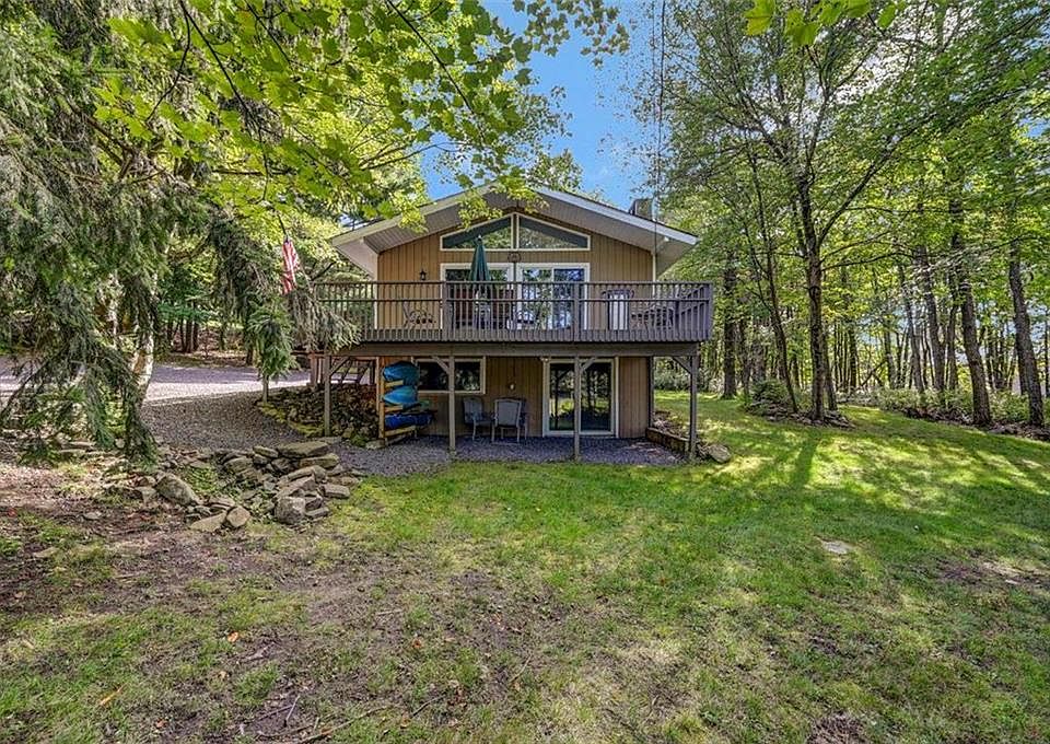 1046 Clover Rd, Long Pond, PA 18334 | Zillow