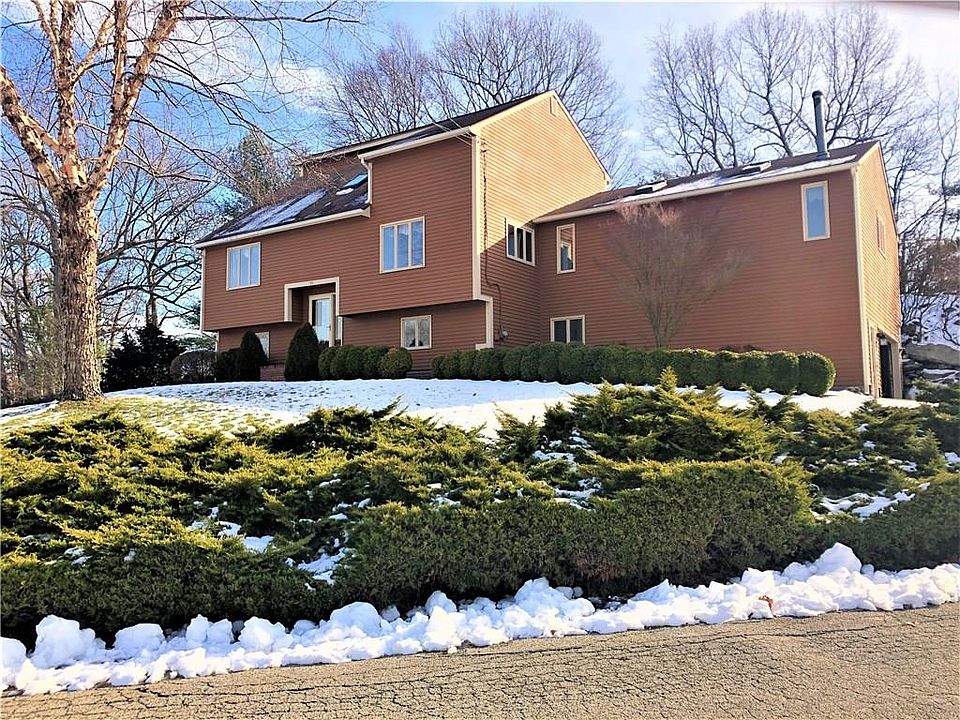 1st image of 33 Briar Hill Dr