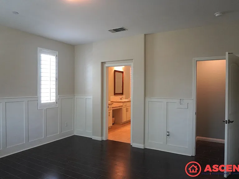 8409 Alonso Ct — Photo 11