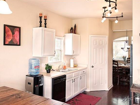 5th image of 726 Covent Dr