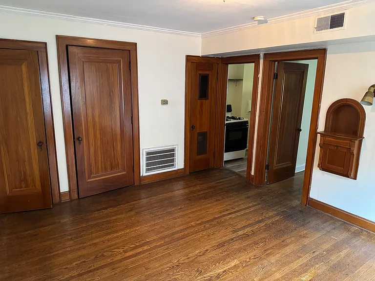 3262 Indianola Ave #D — Photo 5