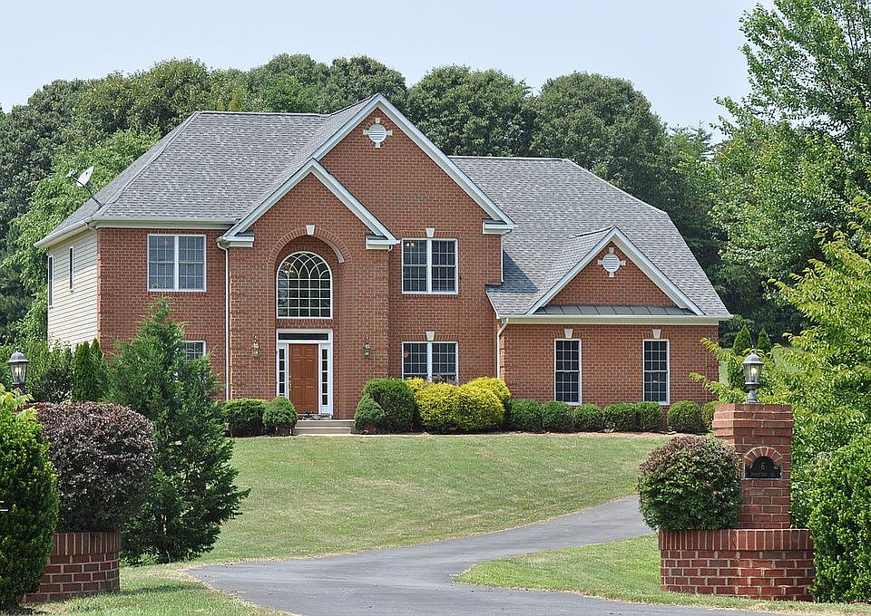 1st image of 6 Hermitage Dr