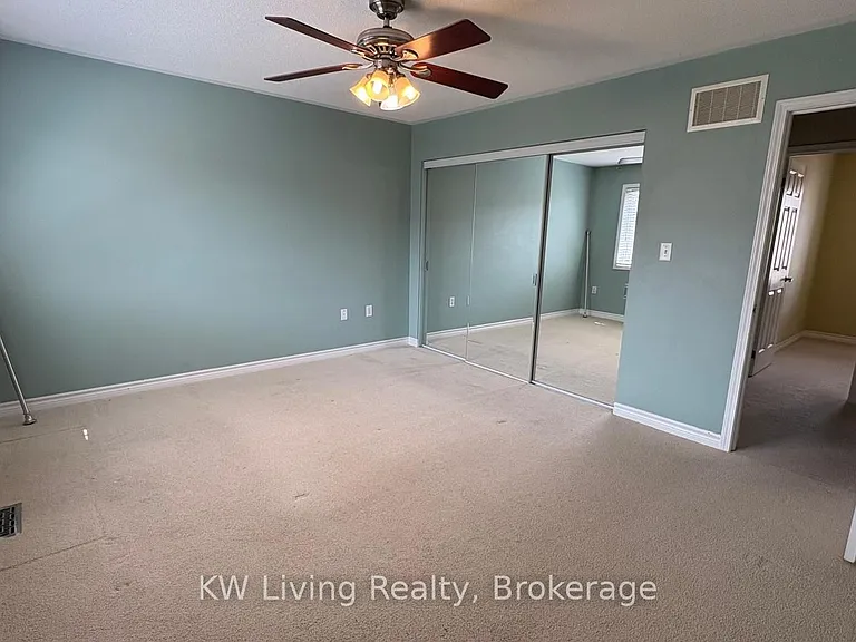 52 Dougherty Cres — Photo 11