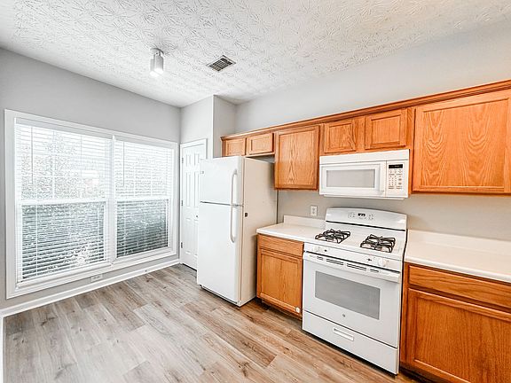 5th image of 55 Pearl Chambers Ct