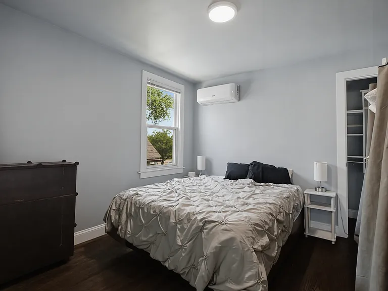 2430 N Normandy Ave #2 — Photo 8