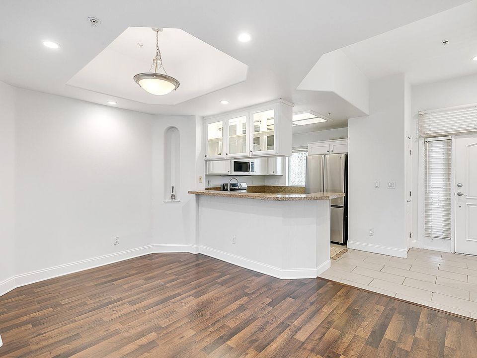 1st image of 11961 Montana Ave APT 203