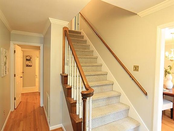 4th image of 134 Kingston Dr