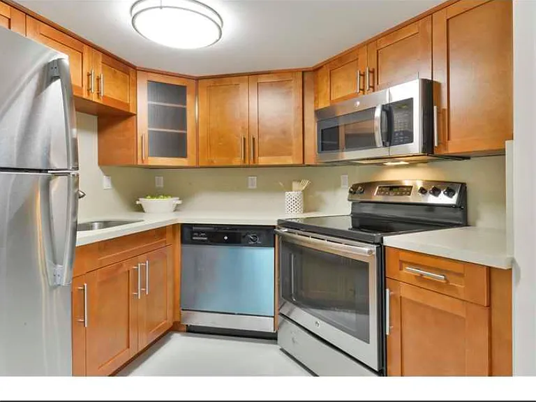 2600 Collins Ave #211 — Photo 3